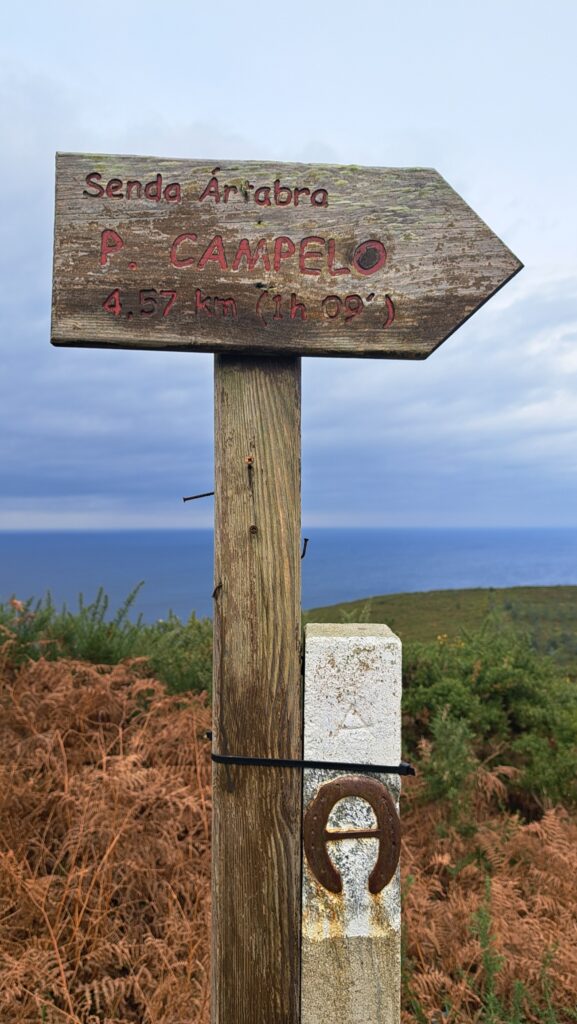 Wandeling Pena Molexa megalithische monument aan de kust van Galicië